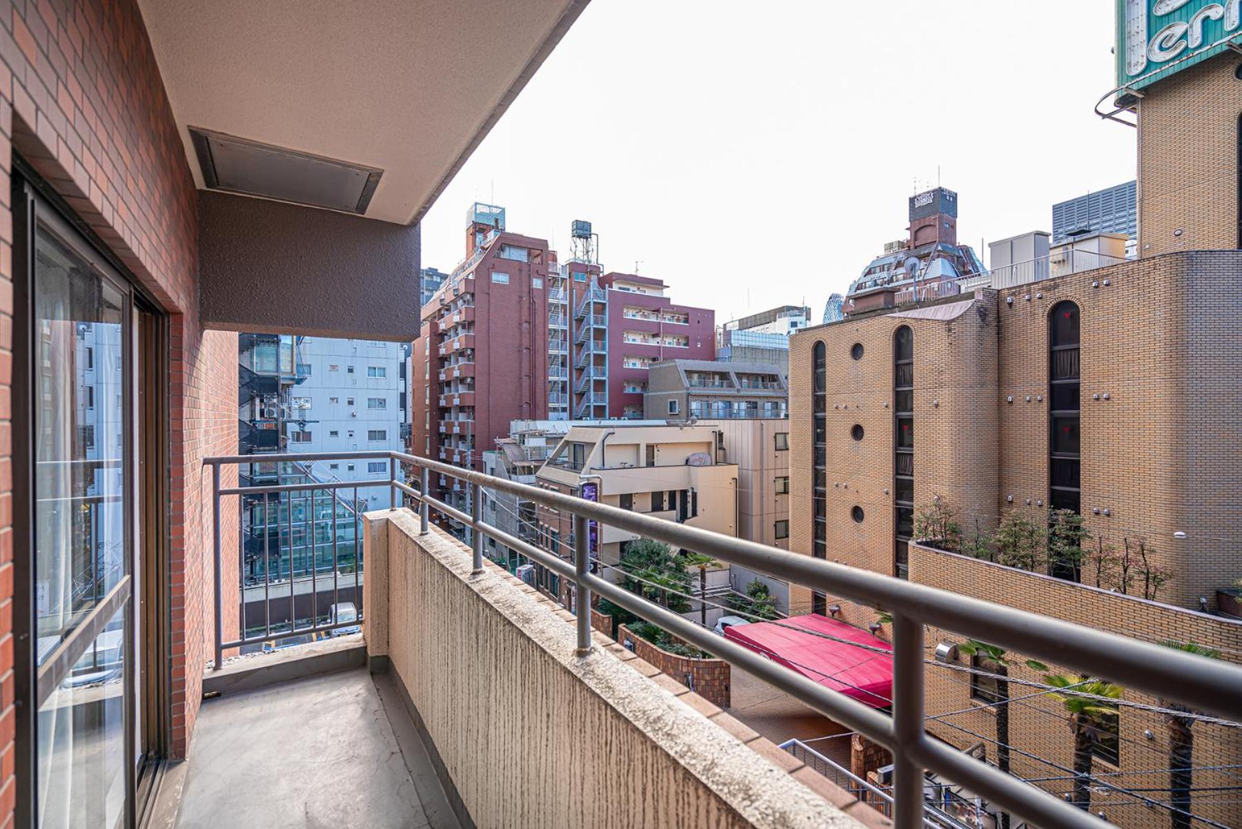Appartement 新宿歌舞伎町東新宿站3分钟，徒步伊势丹4分钟免费wi-fi！ *